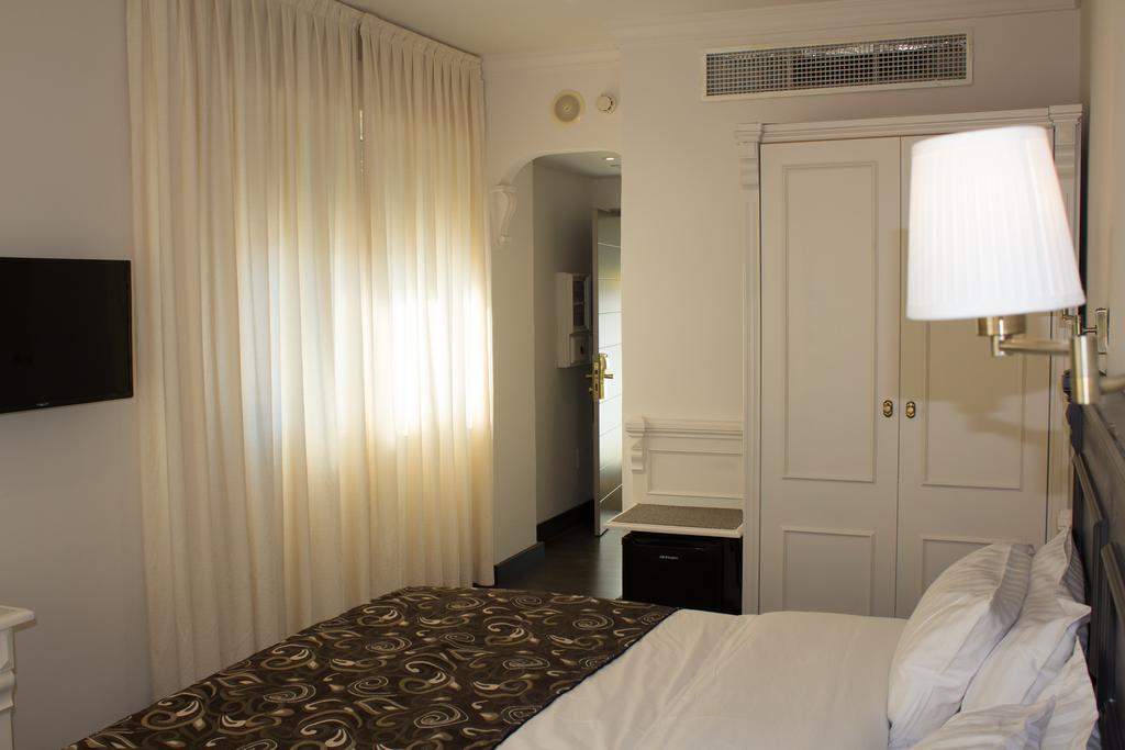 Avent Verahotel Exteriör bild